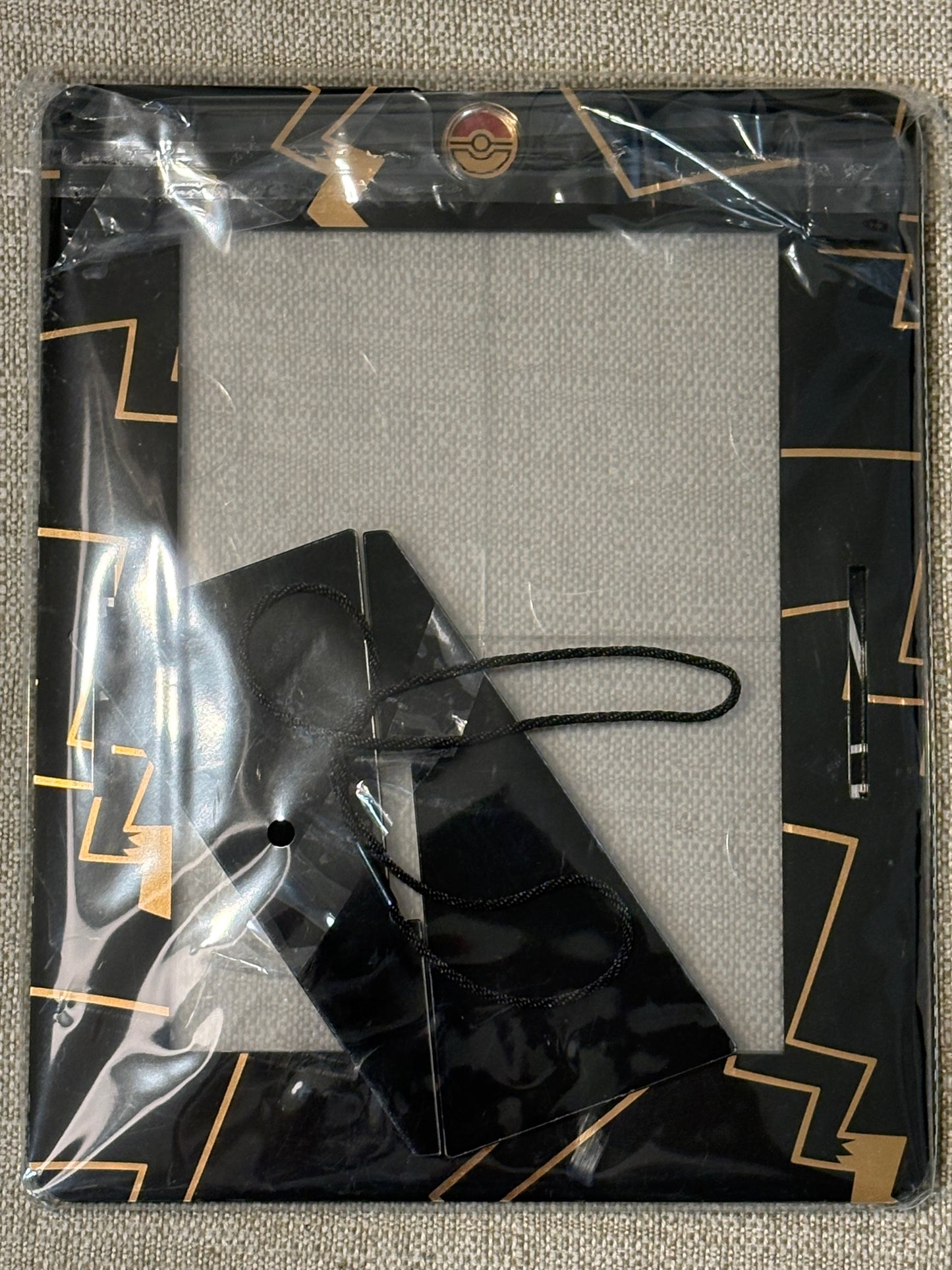 PIKACHU V-Union Card Display Case
