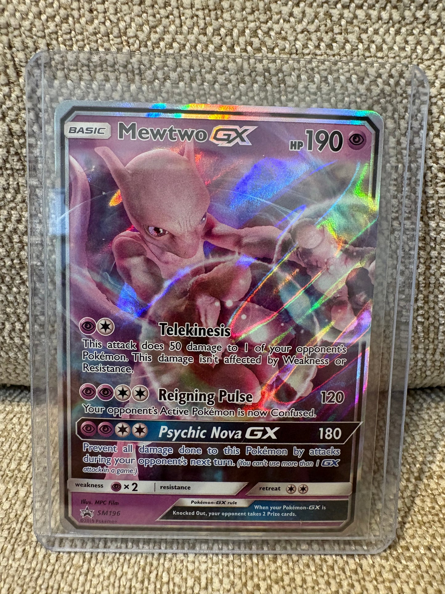 2017 Pokémon Mewtwo GX SM196