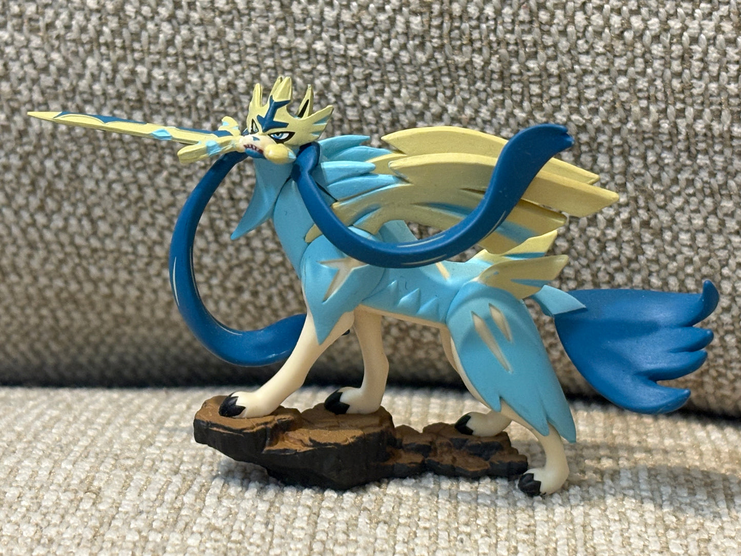 Pokémon Crown Zenith Premium Collection ZACIAN Figure